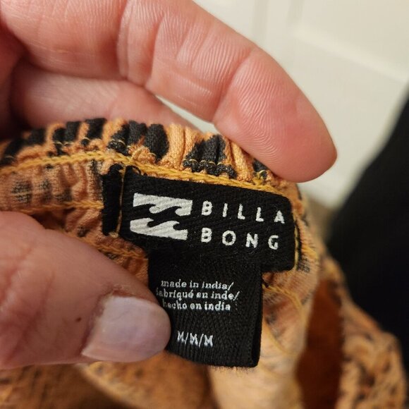 Billabong Animal print Puffy Sleeve square neck crop shirt size Medium - Picture 4 of 6